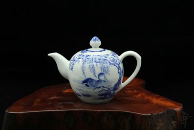 小鸭戏水茶壶